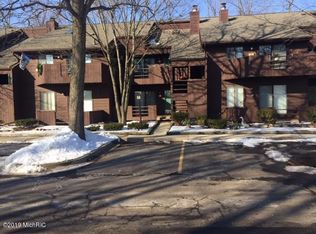 205 E Jolly Rd #5, Lansing, MI 48910
