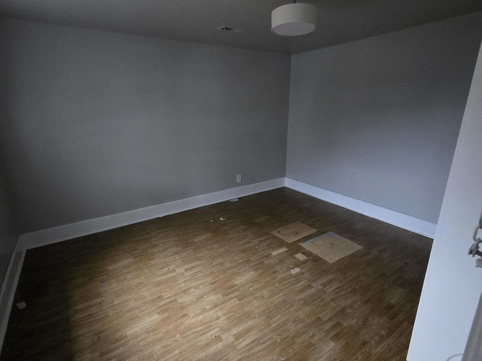 3 bed, 1130 sqft, $2,300 — Photo 2
