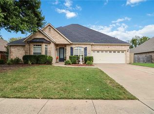 4480 W Putting Green Dr, Fayetteville, AR 72704
