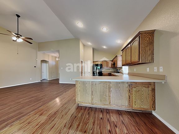 5th image of 9904 Henna Ln