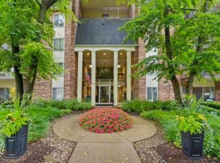 4900 Forest Ave APT 304, Downers Grove, IL 60515