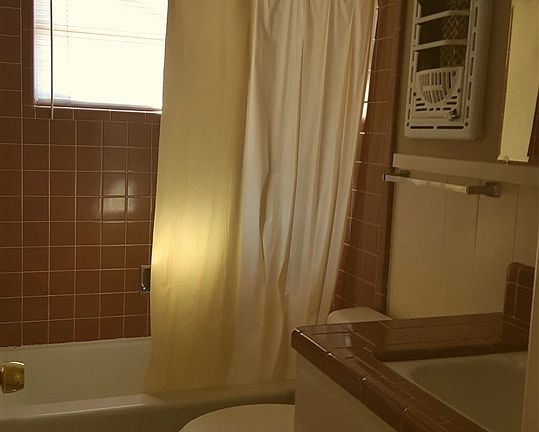3rd image of 2313 Shady Ln