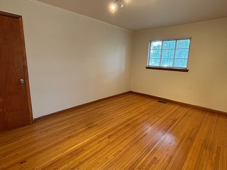 852 N Xenophon Ave — Photo 16