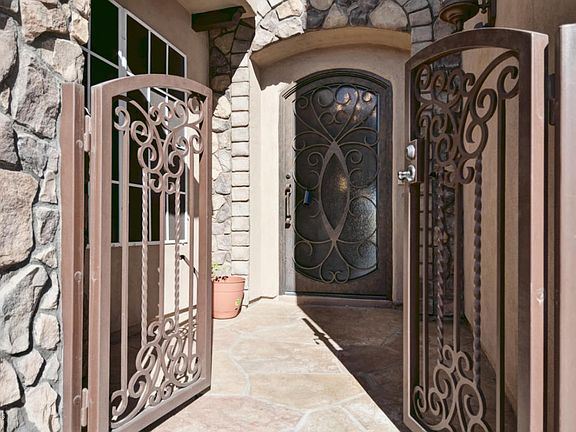 5th image of 880 E Canyon Way