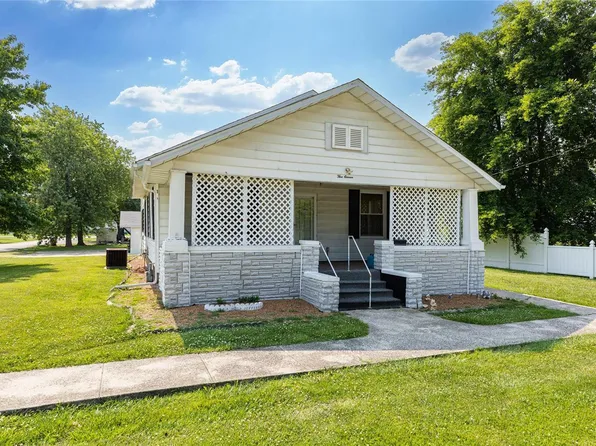 511 S Jefferson St, Litchfield, IL 62056