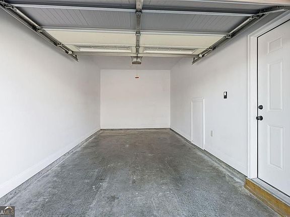 3rd image of 2826 Fox Wood Ln #2