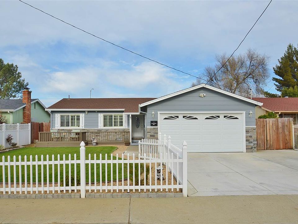 2nd image of 3550 Cranbrook Way