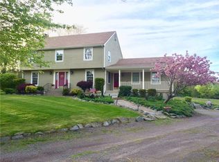 50 Schoolhouse Rd, Warren, RI 02885