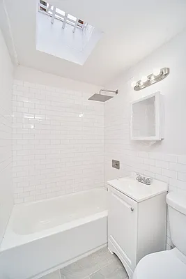 Rented by Living New York | media 13