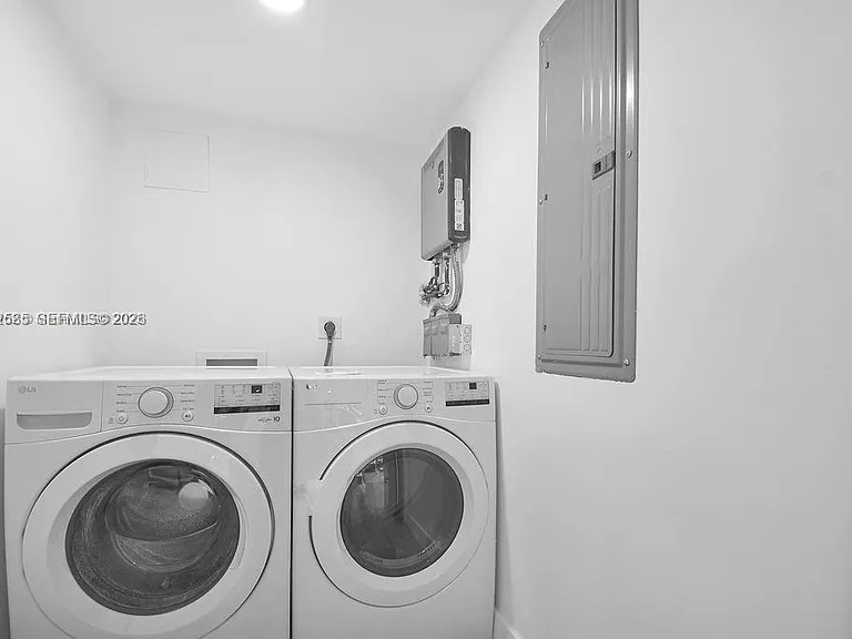 7902 SW 67th Ave — Photo 16