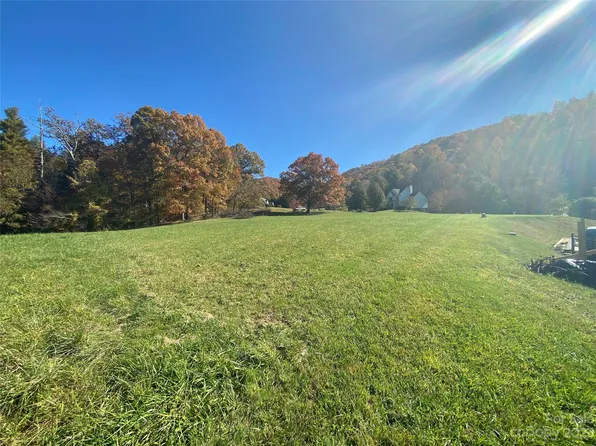 285 Seven Glens Dr, Weaverville, NC 28787