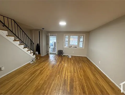 445 Hunter Ave — Photo 13