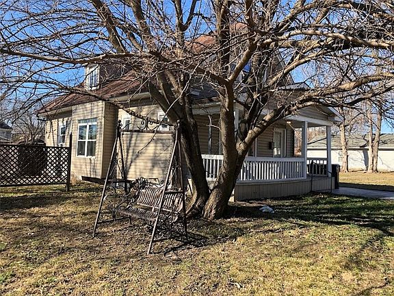 3rd image of 3324 Wayne Ave