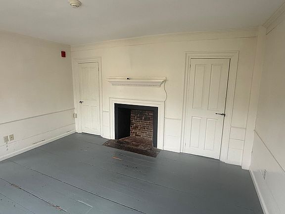 3rd image of 74 Jefferson St