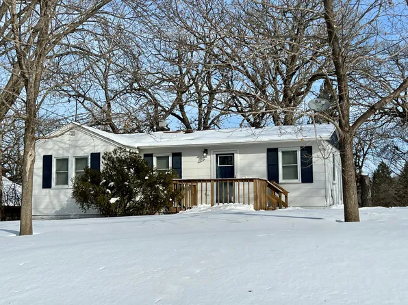 1118 Shore Acres Dr, Albert Lea, MN 56007