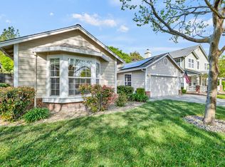 807 Mesquite Dr, Davis, CA 95618