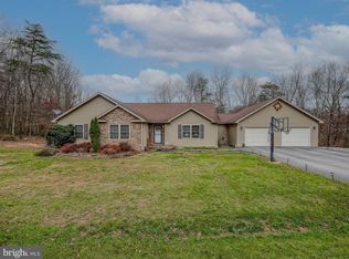 247 Pine Acres Ln, Berkeley Springs, WV 25411