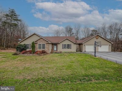 247 Pine Acres Ln, Berkeley Springs, WV, 25411