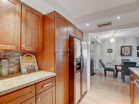 4th image of 525 N Ocean Boulevard #1419
