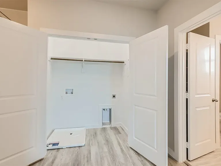 2404 Freshwater Ln — Photo 11
