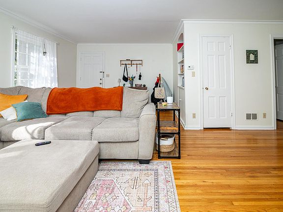 4th image of 1818 Ashland Ave