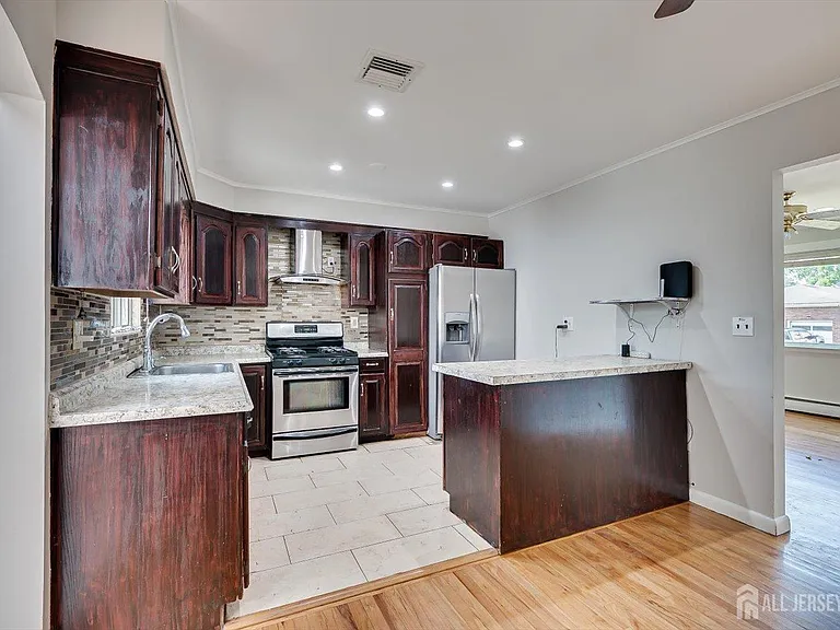 111 Sonora Ave — Photo 10