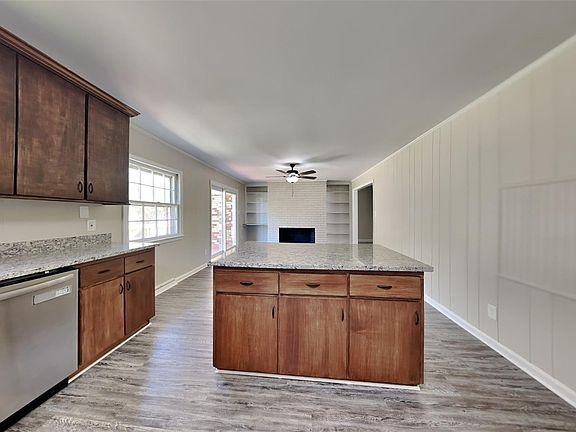 5th image of 812 Malotte Ln