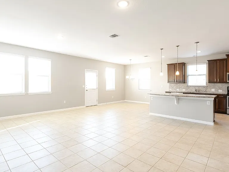 245 Pearl Way — Photo 7