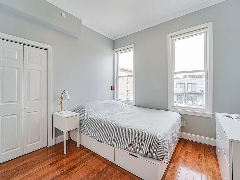 400 Madison St #7 — Photo 13