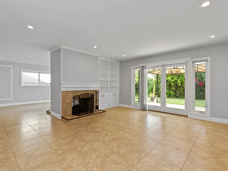 831 E Hoover Ave — Photo 8