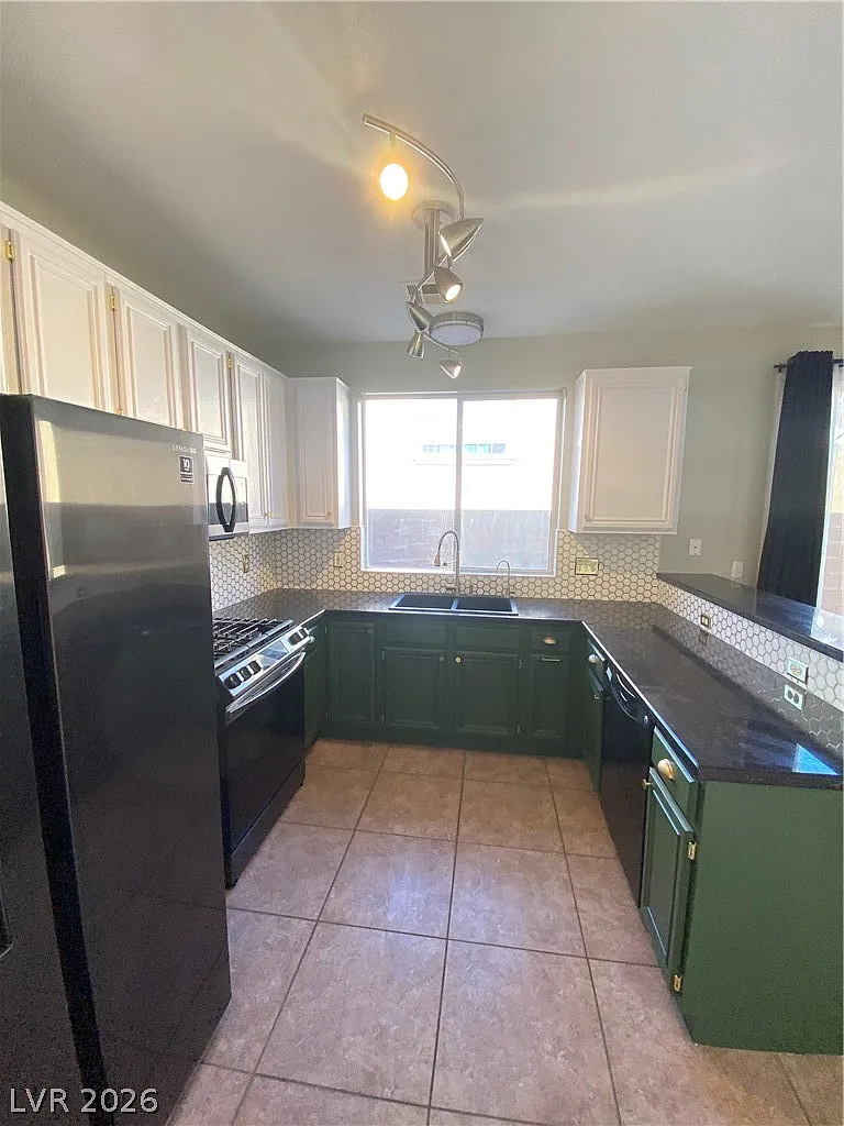3 bed, 2.5 bath, 1506 sqft, $1,975 — Photo 4