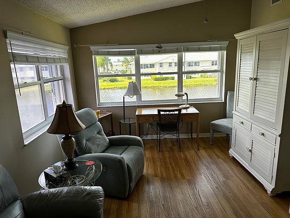 5th image of 830 Lake Orchid Cir APT 205