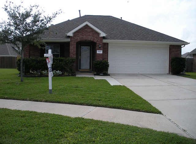 1st image of 613 29th Ave N