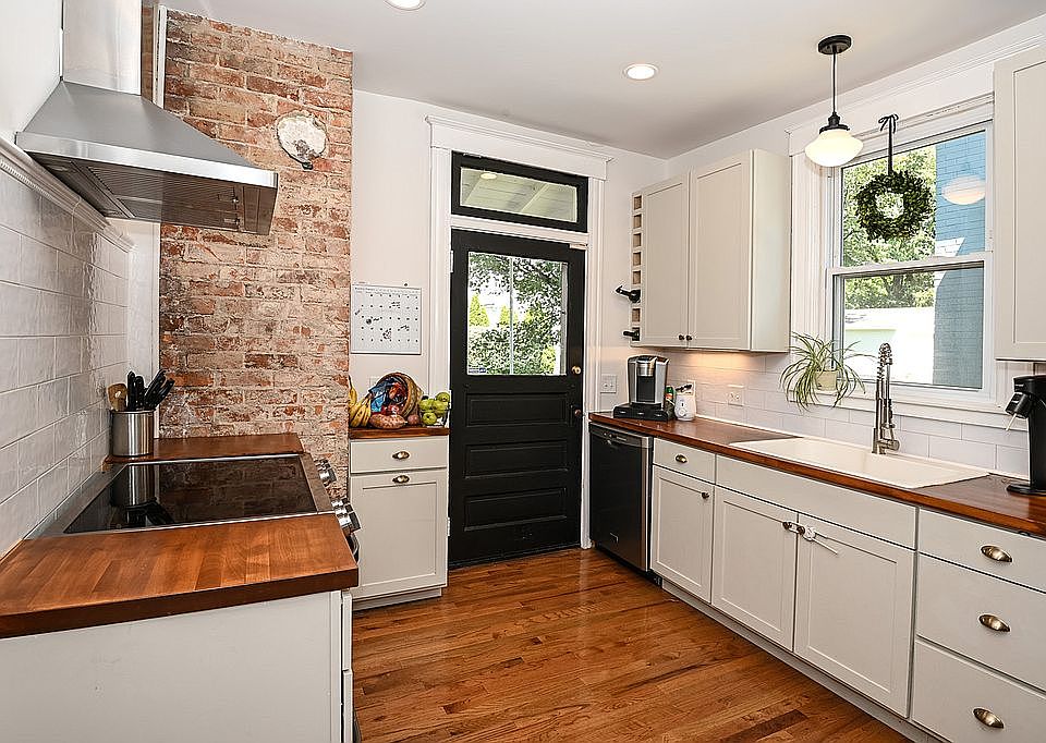 1st image of 3921 Catherine Ave