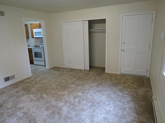 Large front living room w/ closet
