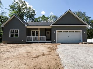 2 Bayberry Ln, Lewiston, ME 04240