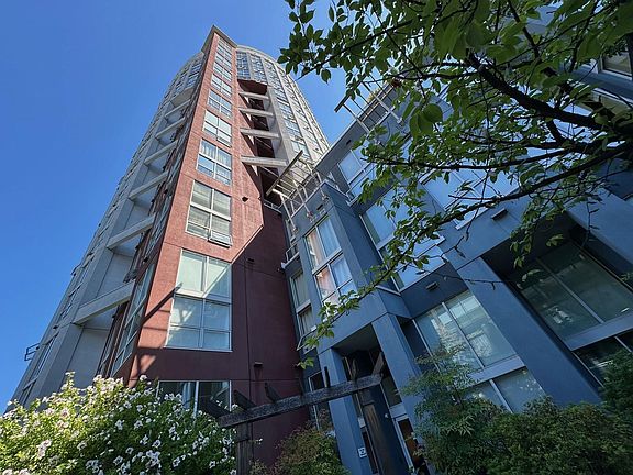 2nd image of 933 Seymour St #217