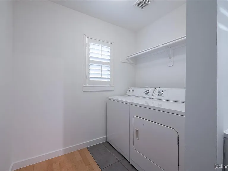 902 W Heights Hollow Ln — Photo 12