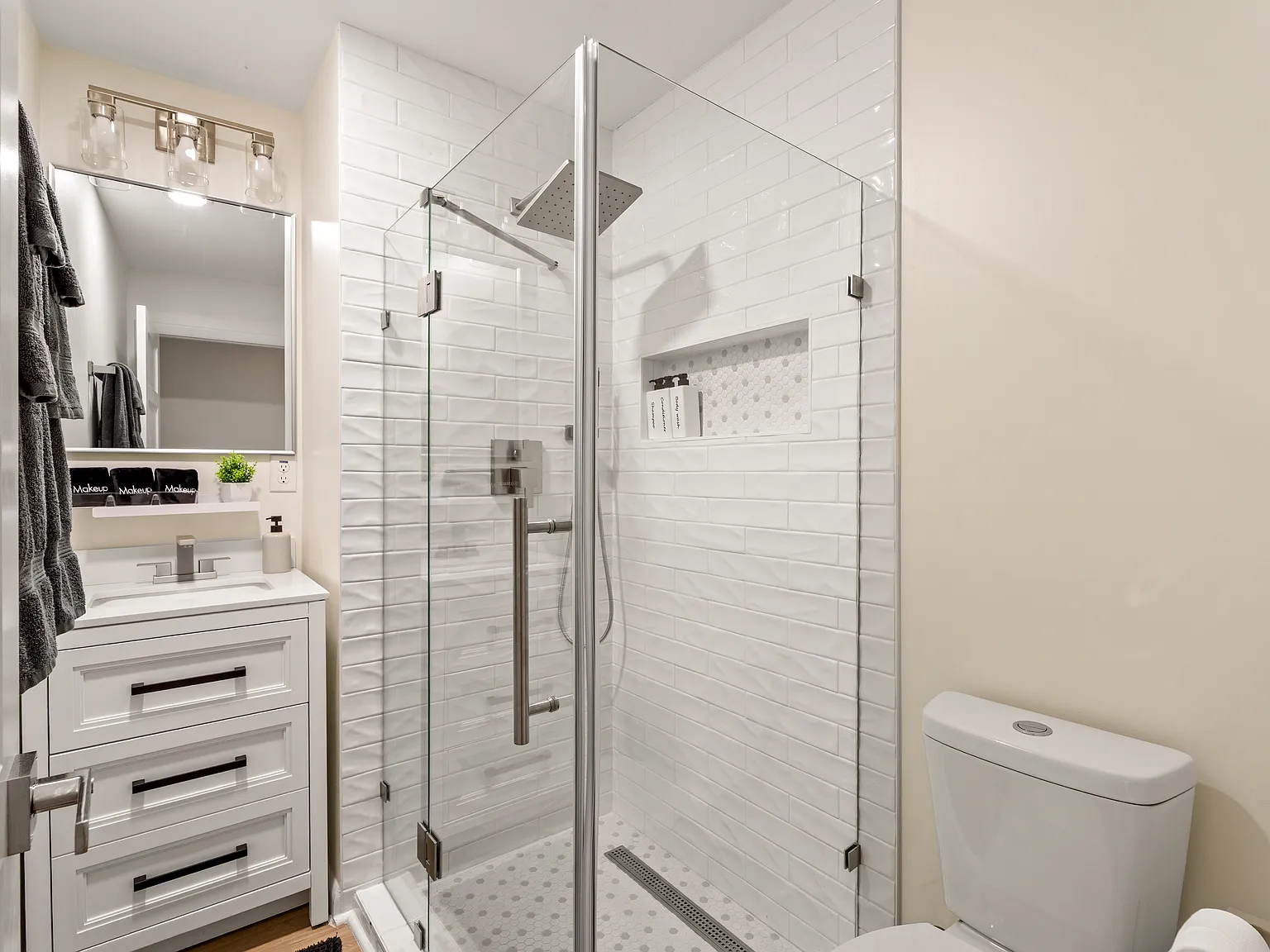 3 bed, $3,800 — Photo 3