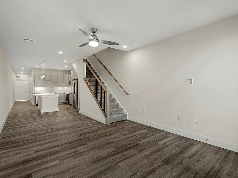 The Pointe at Overlook — Photo 81