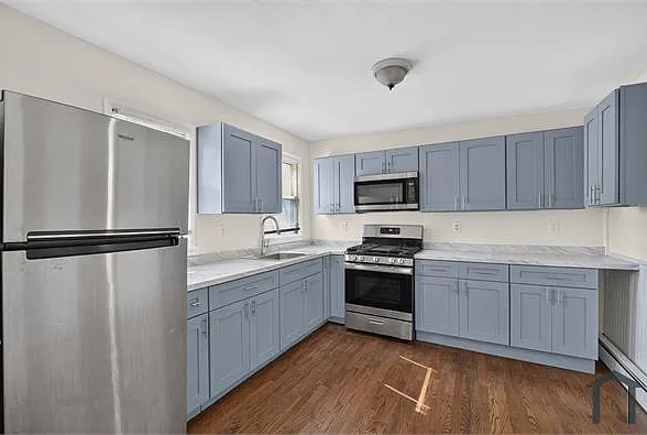 40 Vine St #44 — Photo 3