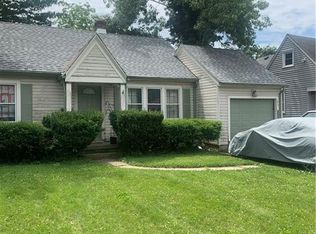 312 Park End Dr, Dayton, OH 45415
