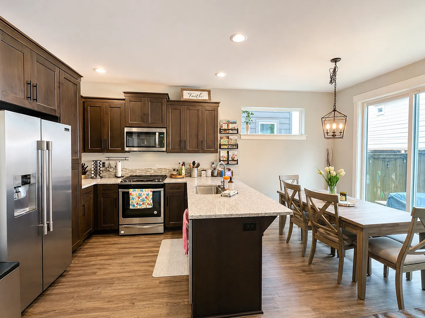3 bed, 2.5 bath, 1562 sqft, $3,000 — Photo 3