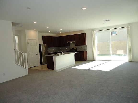 3rd image of 7619 W Mistral Ave