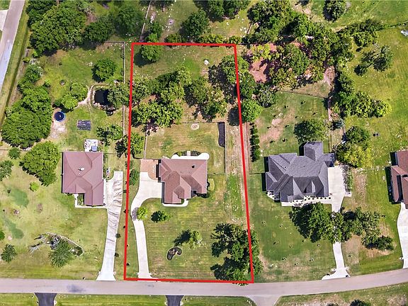 4th image of 10096 Lancaster Dr