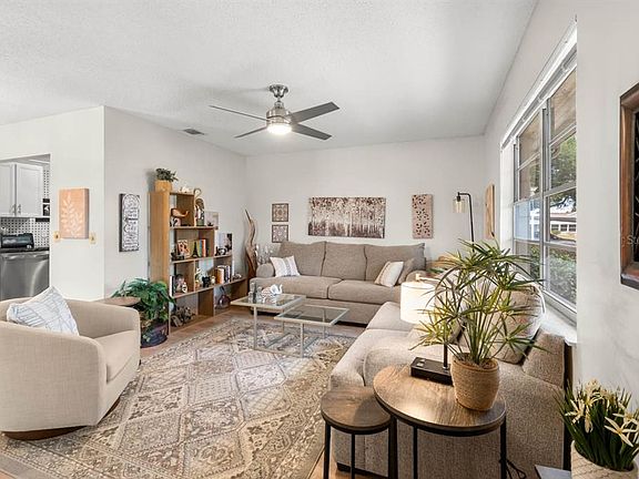 3rd image of 330 Gloucester Blvd