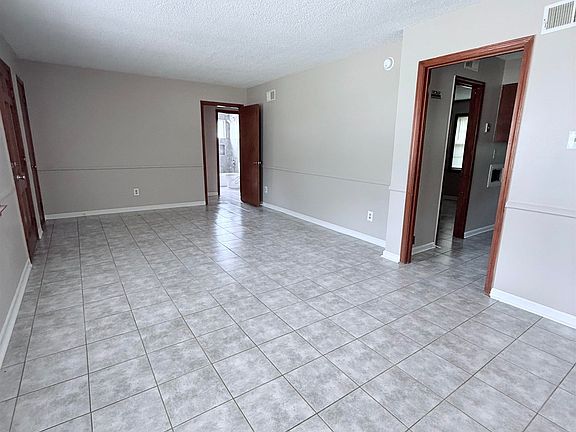 3rd image of 2077 Willow Wood Ave
