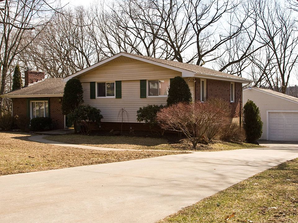 Nicely Updated Hampton Home!
