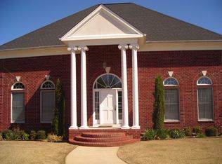 102 Meadow Ln, Russellville, AL 35653