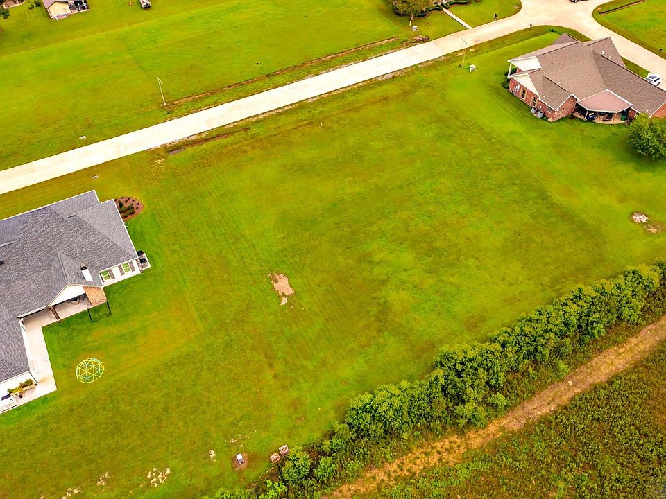 2nd image of 114 Aspen Dr
